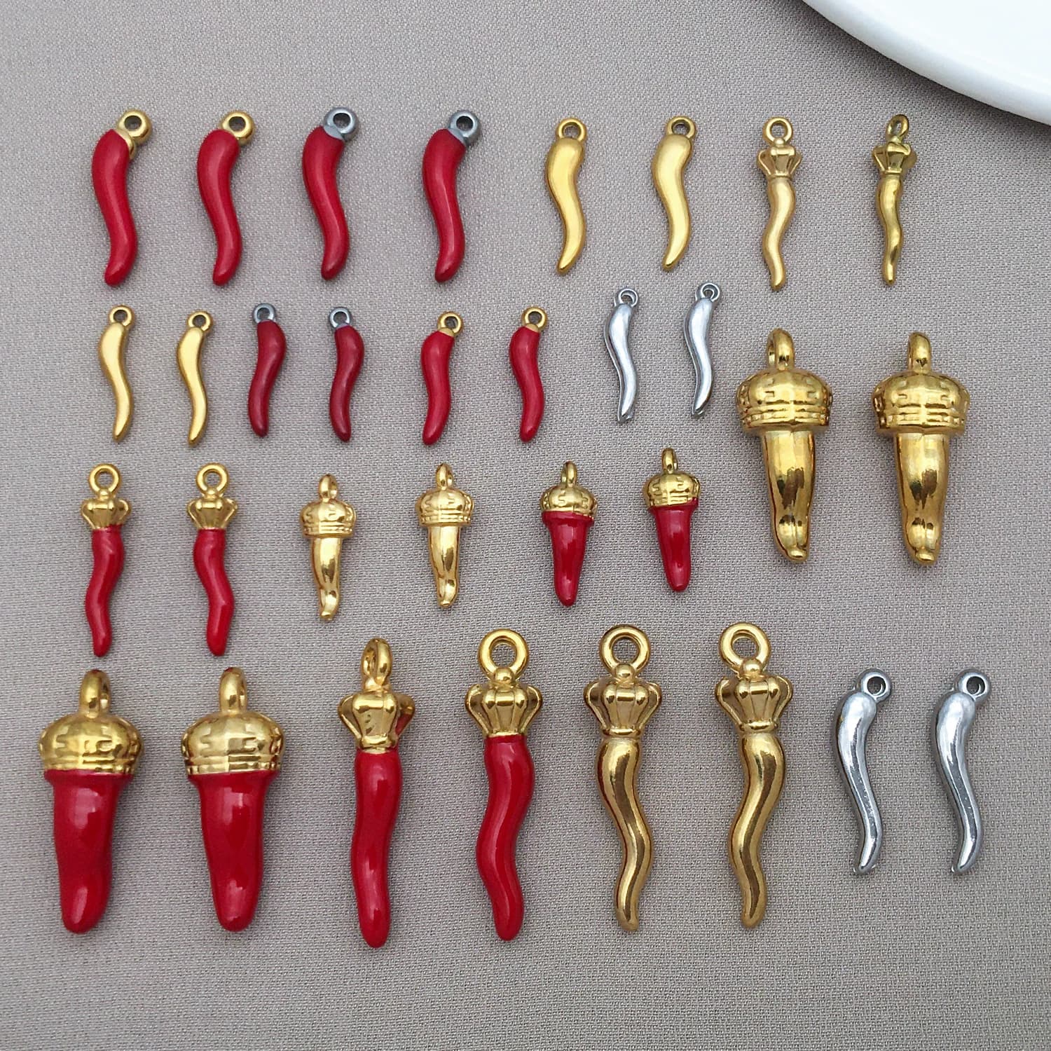 2 Pezzi Ciondoli a Forma di Peperoncino Rosso in Acciaio Inossidabile per Creazione di Gioielli Fai-da-Te, Collane, Bracciali, Orecchini e Accessori