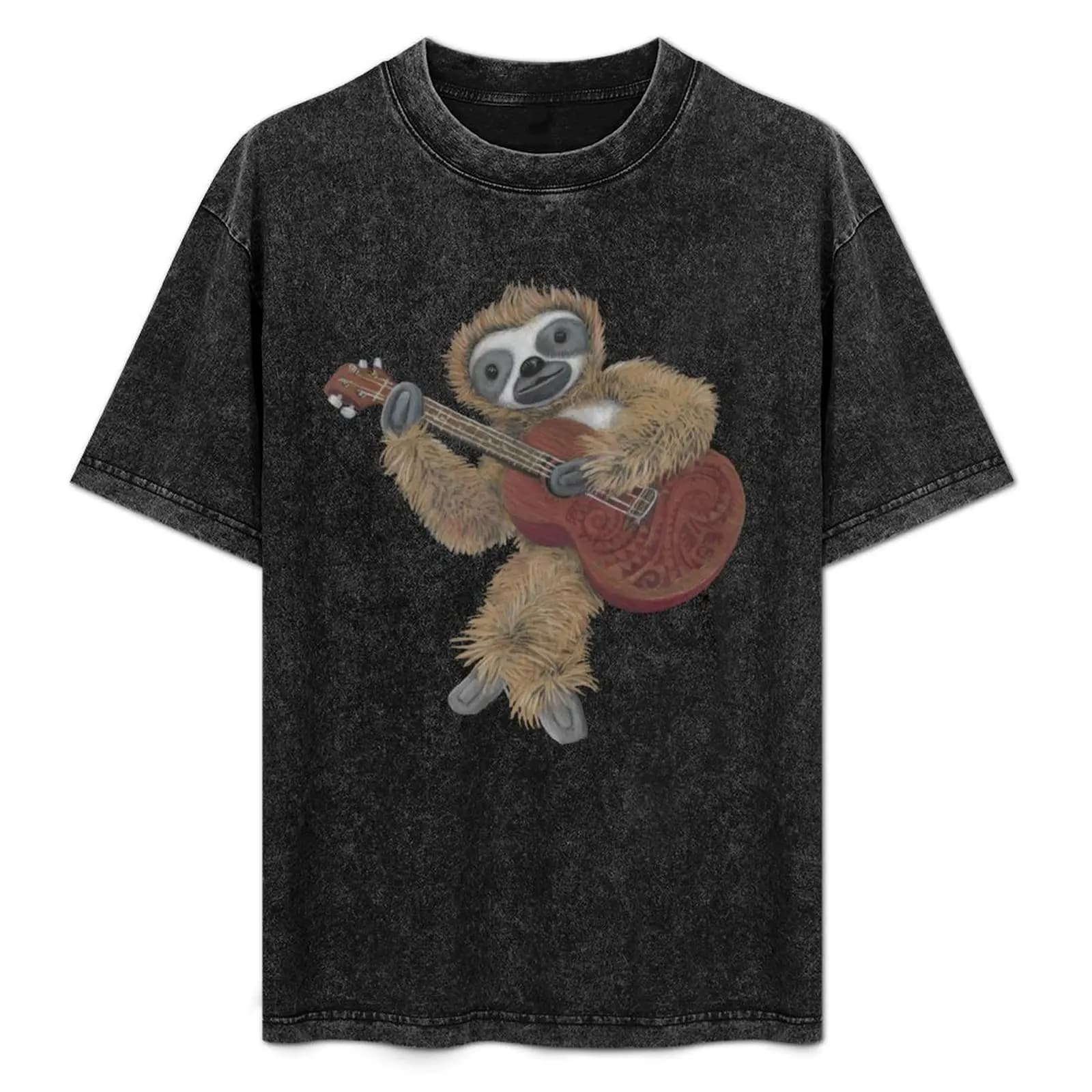Mr Slothy, la maglietta con stampa del bradipo che suona il ukulele, modello basic a maniche corte.