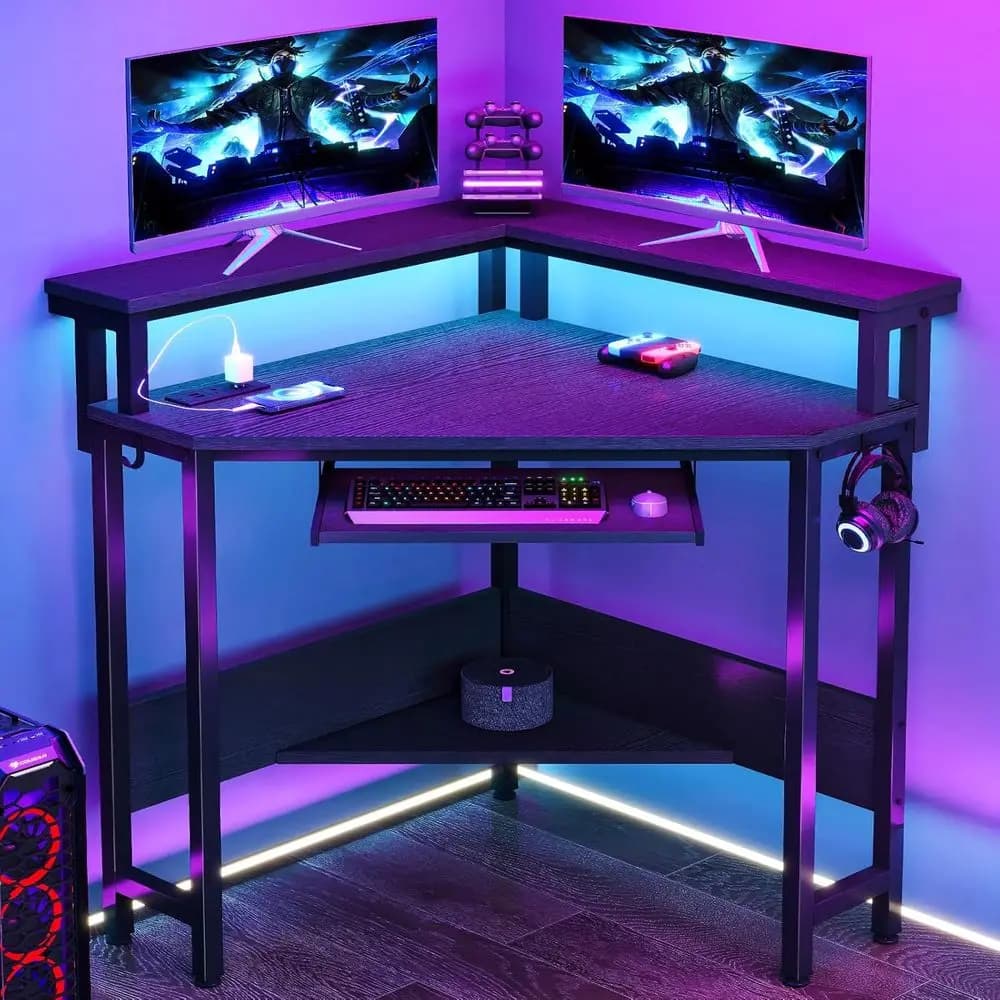 Scrivania per Computer da Casa o Ufficio per Piccoli Spazi con Luci LED, Tavolo da Gaming con Ripiani Portaoggetti, Prese di Corrente e Supporto Monitor