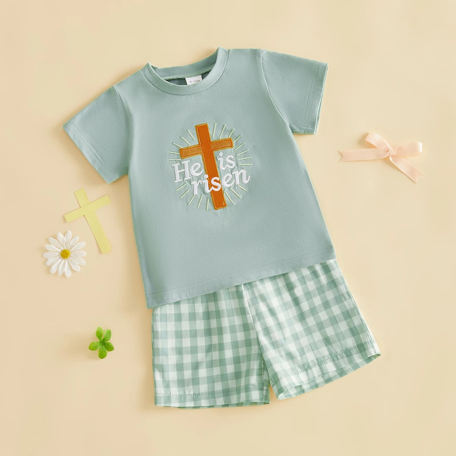 Completo pasquale per ragazzi con top a maniche corte con scollo a O e ricamo a croce con lettere e pantaloncini a quadri per un look elegante