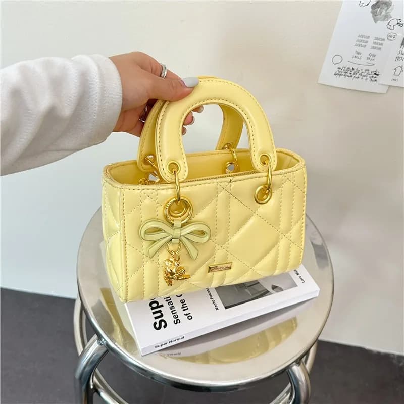 Xiaoxiangfeng Mini Lingge Handbag for Women 2026 New Style, High Grade, Light Luxury, Niche Single Shoulder Crossbody Bag