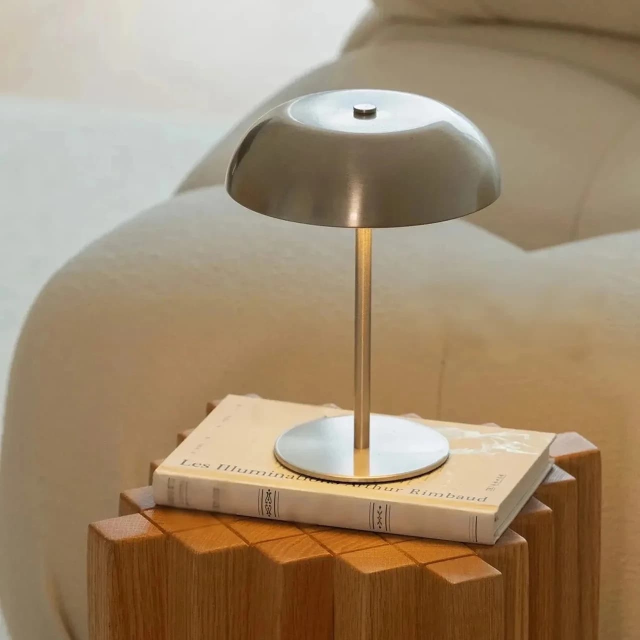 Lampada da Tavolo LED Ricaricabile Senza Fili con Controllo Touch, 3 Colori Dimmerabili, Lampada da Comodino Portatile per Casa, Ufficio, Arredamento e Regalo