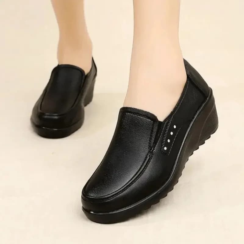 Scarpe da donna Scarpe leggere in morbida pelle Comode mocassini slip on Scarpe con zeppa con plateau Scarpe casual da donna Calzature singole Mocassini da donna