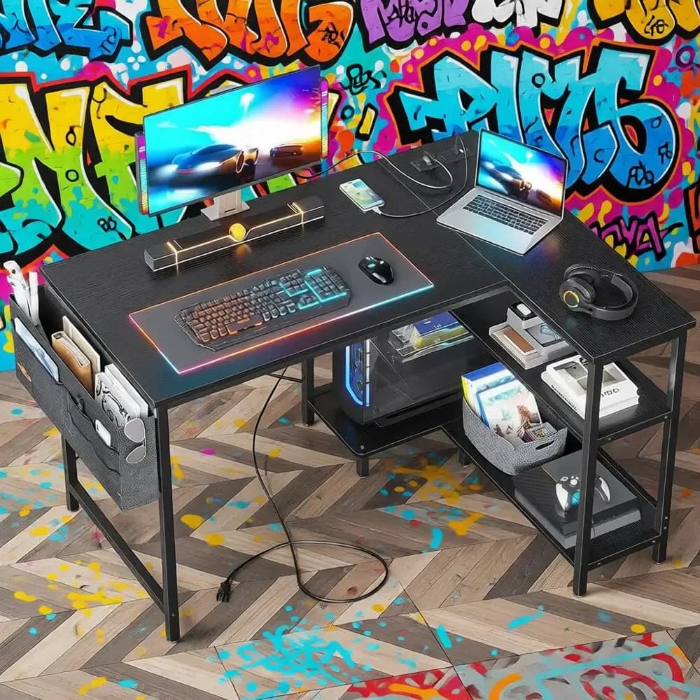 Scrivania da gioco compatta a forma di L da 40 con prese, ripiani reversibili e supporto per PC per l'home office o lo spazio di studio in nero