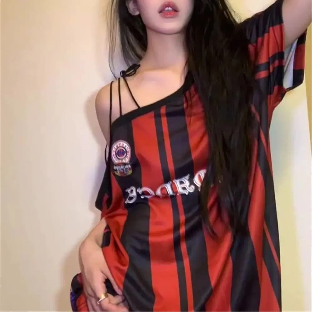 Y2k T-shirt a righe moda vintage donna American Retro Casual Streetwear colletto diagonale estivo oversize sexy con spalle scoperte