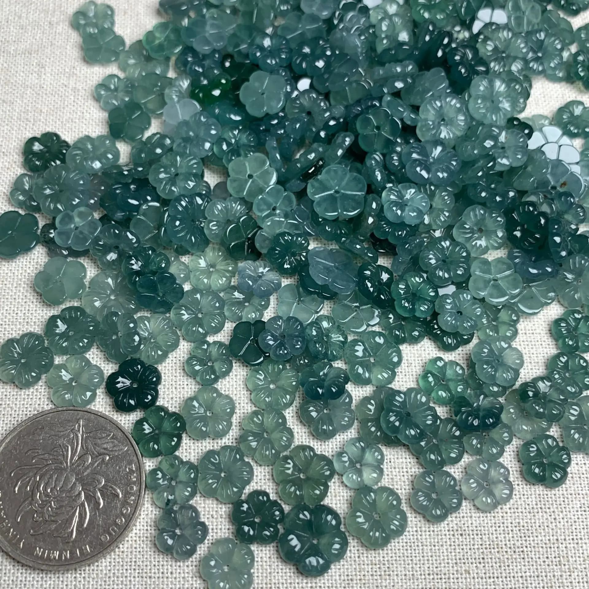 Natural Myanmar Jade A-grade Small Flower Scattered Bead Ice Seed Pendant Wholesale Craft Jewelry Accessories Drop Shipping