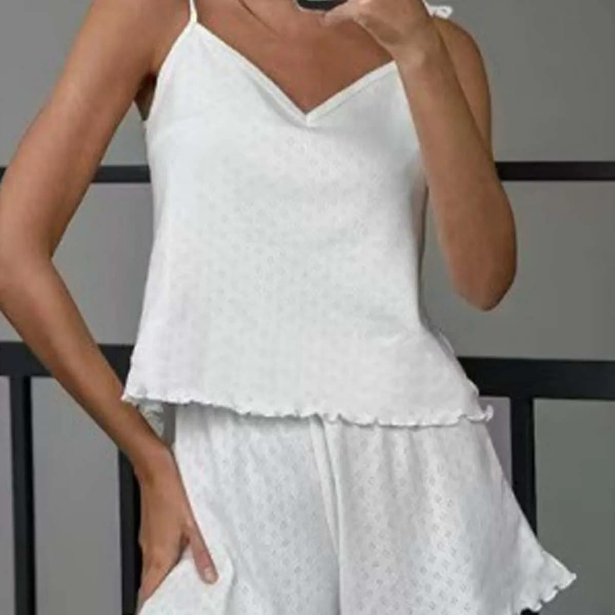 Set Pigiama da Donna con Scollo a V, Lingerie Morbida, Completo 2 Pezzi con Canotta e Pantaloncini con Volant