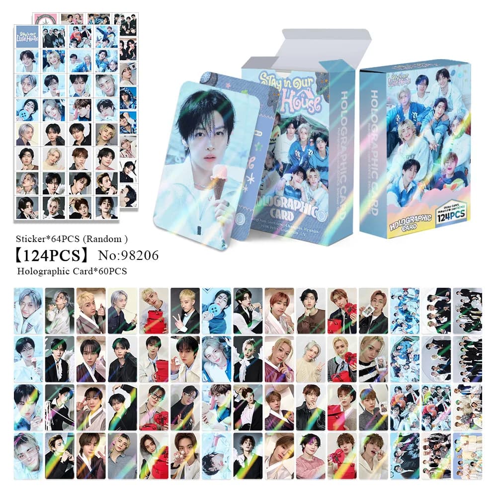 124 Pezzi Carte Laser Stray Kids, Carte Flash SKZOO STAY in Our Little House, Carte LOMO, Adesivi, Cartoline, Carte da Collezione per Fan