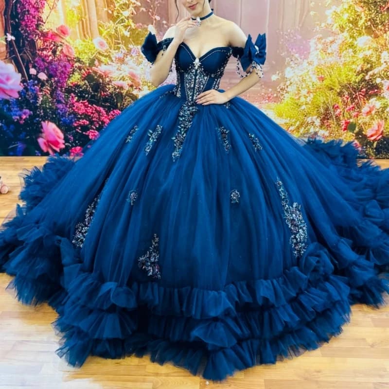 Abito da ballo blu navy lucido Abiti Quinceanera con spalle scoperte Applique Perline di pizzo Tull a strati Festa di compleanno Abito dolce 16