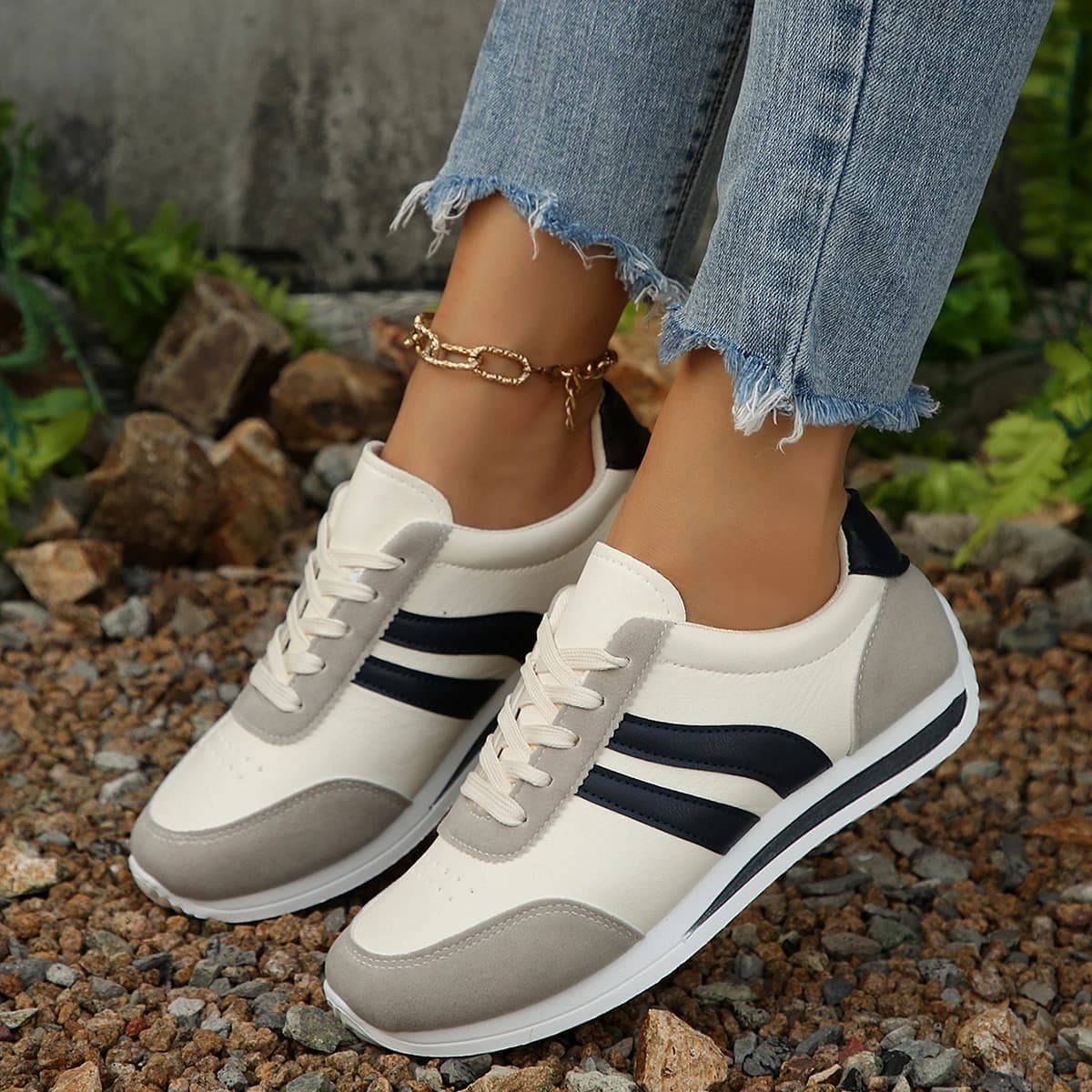 Scarpe da ginnastica casual da donna con punta tonda, sexy ed eleganti, ideali per la primavera e l'autunno, nuove e comode sneakers basse alla moda.