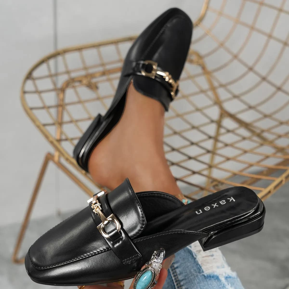 2025 Nuove pantofole da donna Sandali casual slip-on Pantofole comode open-toe Slip da esterno su scarpe firmate di tendenza Scivoli da donna