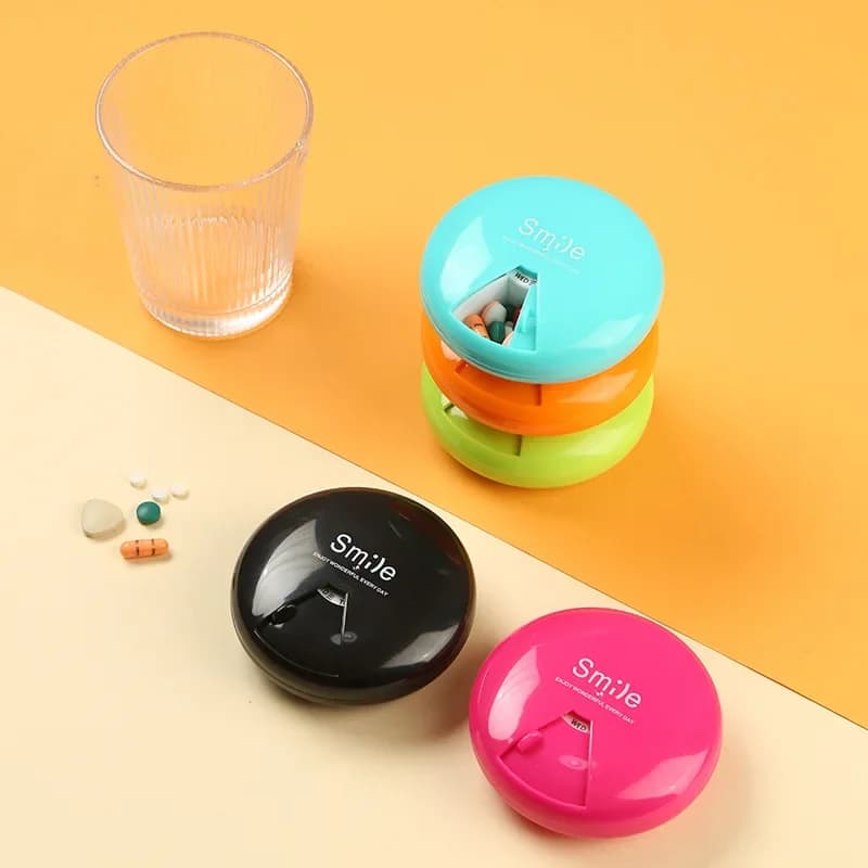 Mini small portable portable pill holder, container, organizer, tablets, 7 days, vitamin pills, medicines, fish oils