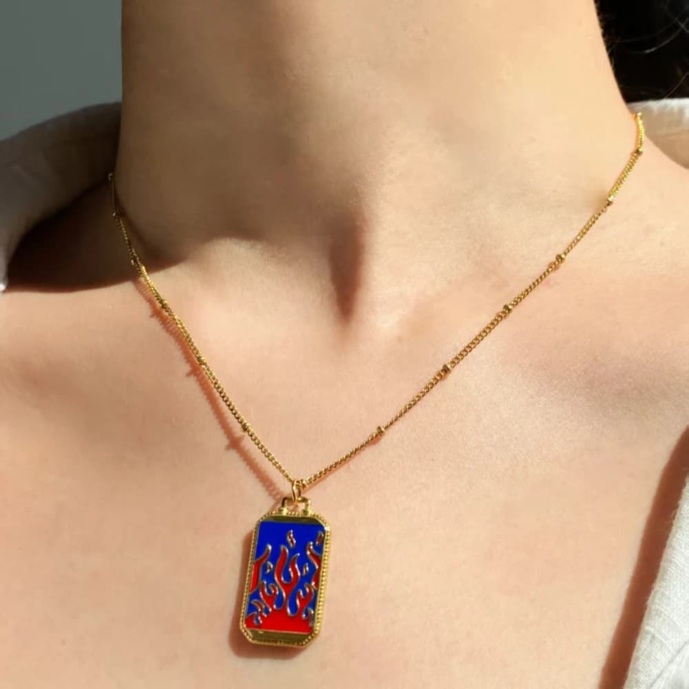 Catena di perline con clip in oro da donna in stile estremamente semplice, collana con ciondolo con carta dei tarocchi in acciaio inossidabile, regalo di gioielli da donna alla moda