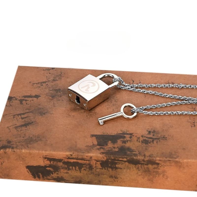 New NANA Lock Necklace Anime Merchandise Can Be Unlocked Couple Lock Fashion Metal Pendant Accessories Decoration Cosplay Gifts