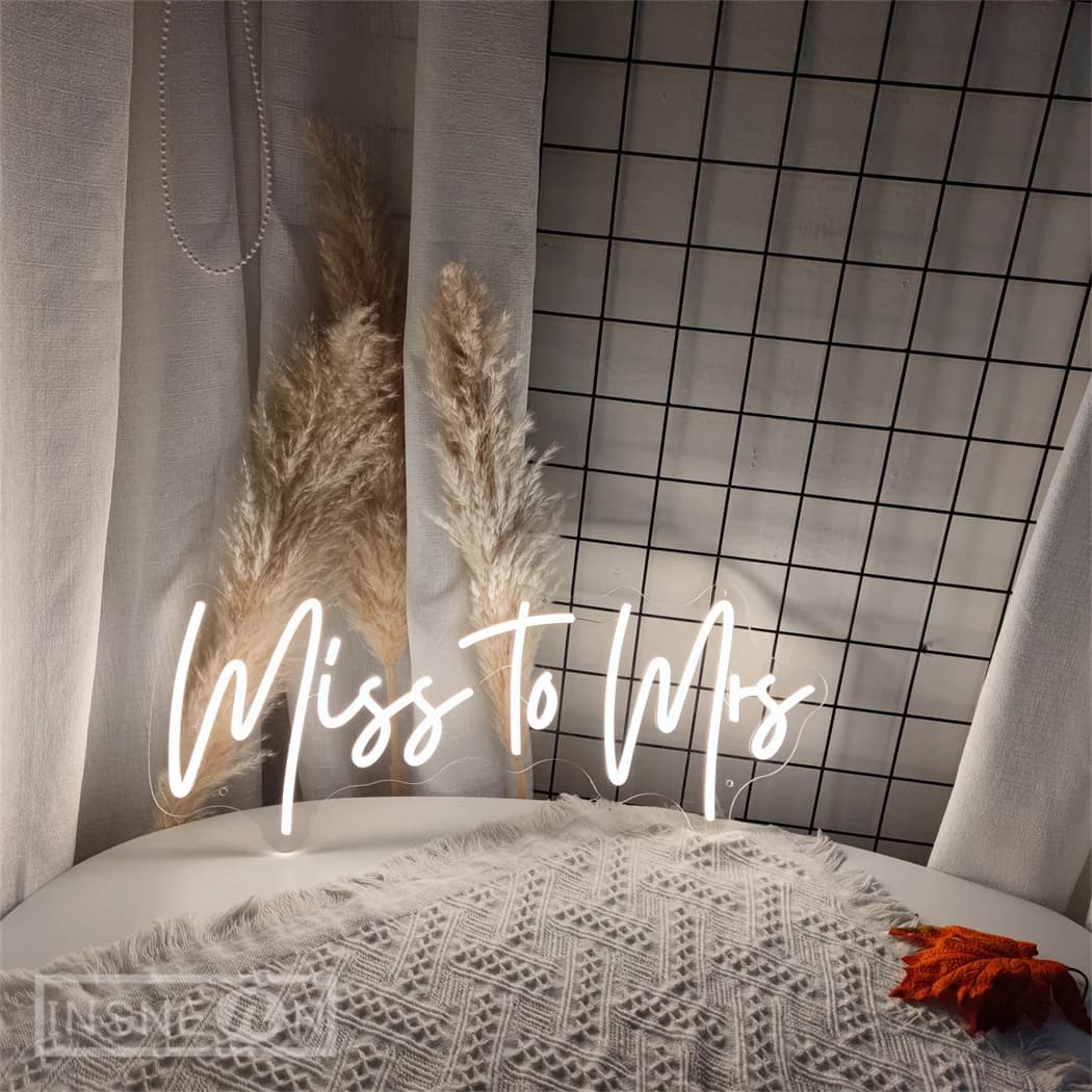 Neon LED Sign Miss to Mrs Letter Shape Wedding Wall Hanging LED Neon Light Sign Room camera da letto Home Anniversary Gifts USB-Powered