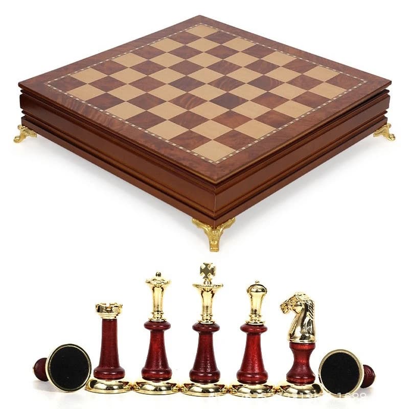 Set di scacchi in metallo di fascia alta in stile europeo di lusso Desktop in metallo incorporato per giochi di scacchi per famiglie