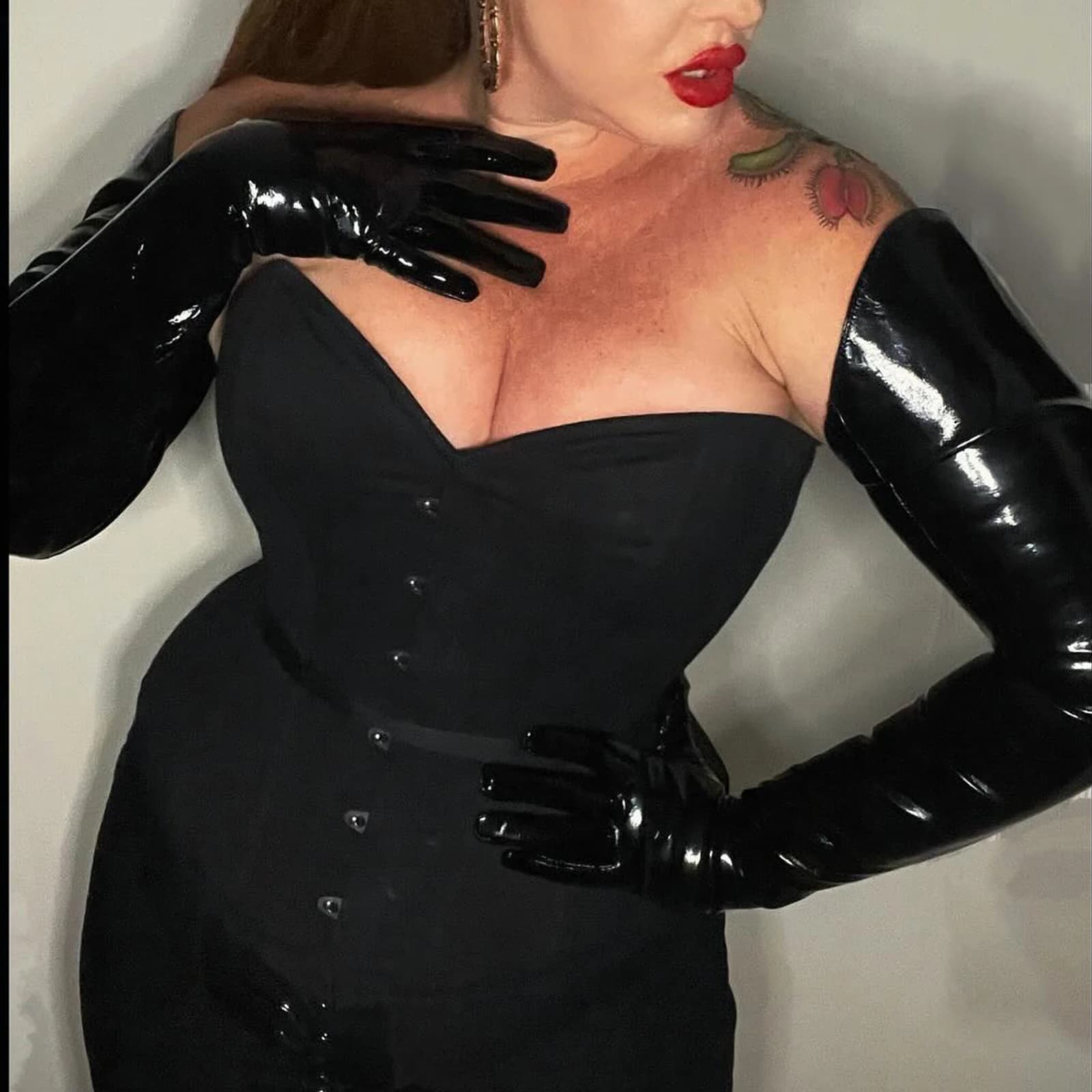 Shiny Black Spike GLOVES 80CM Shoulder Long Faux Patent Leather Latex Fashion Evening Party Halloween Cosplay Costume Glove