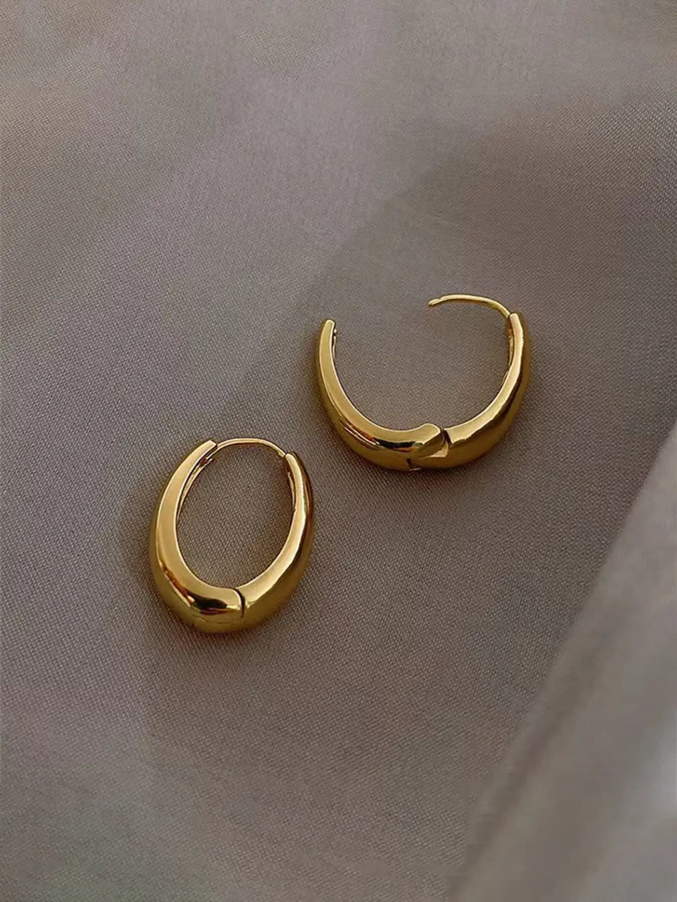 2 paia di orecchini da donna minimalisti geometrici in acciaio inossidabile a forma di C, gioielli versatili per le orecchie