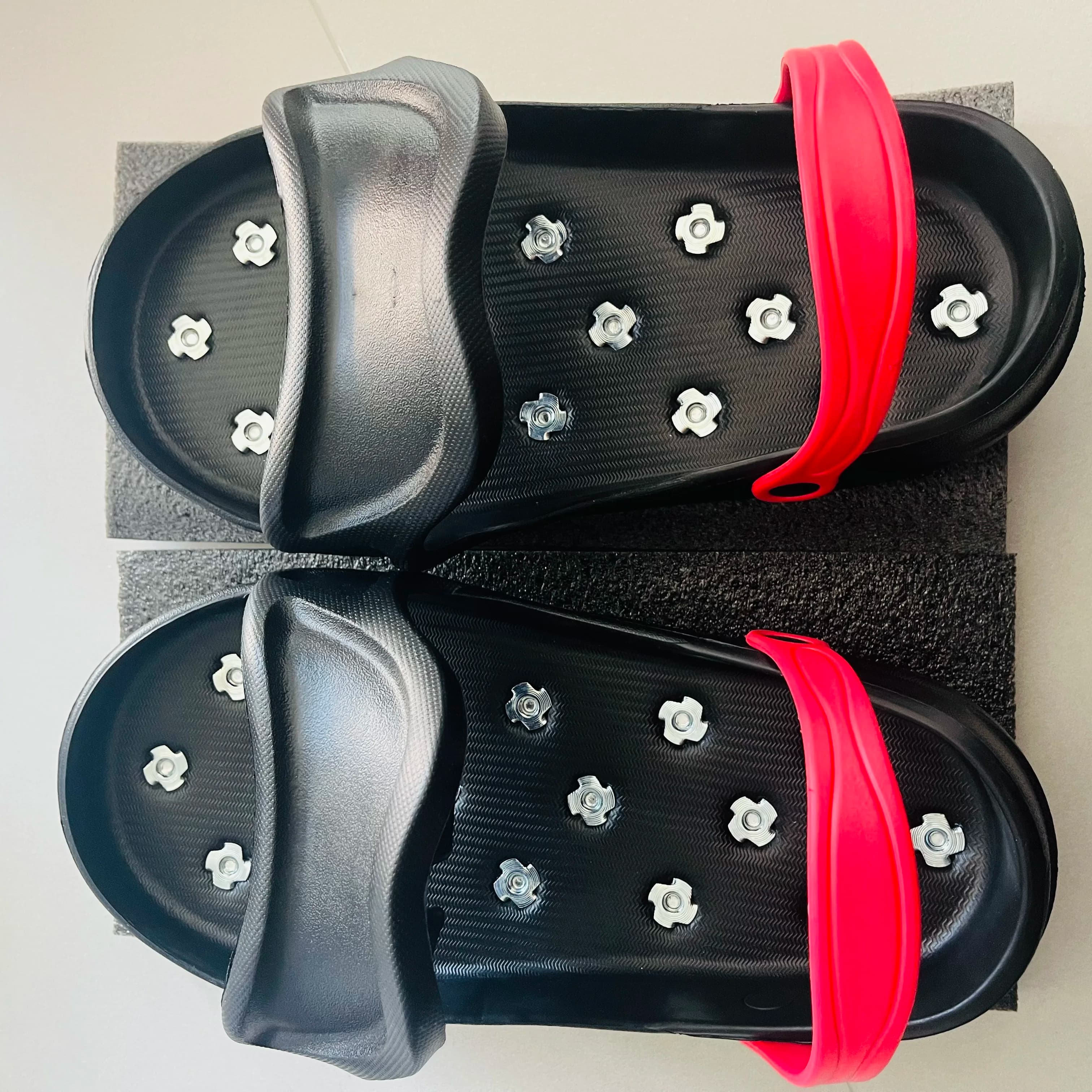 New Spiked Shoes Soft EVA Sole with Sharp Nails for Safe Walking on Epoxy Floor Coating Self-Leveling Compounds for Cement Resin