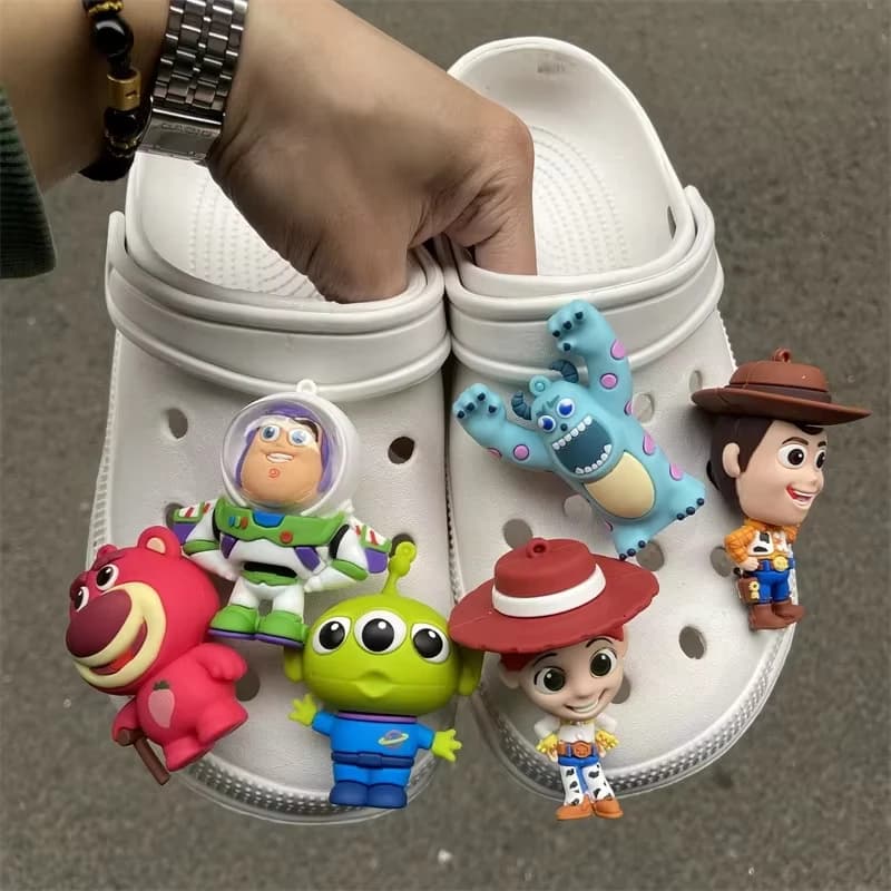 Set di Charm 3D per Scarpe Toy Story Mesuca, Decorazioni per Zoccoli e Sandali con Buzz Lightyear, Woody e Alien, Accessori Carini Fai-da-Te