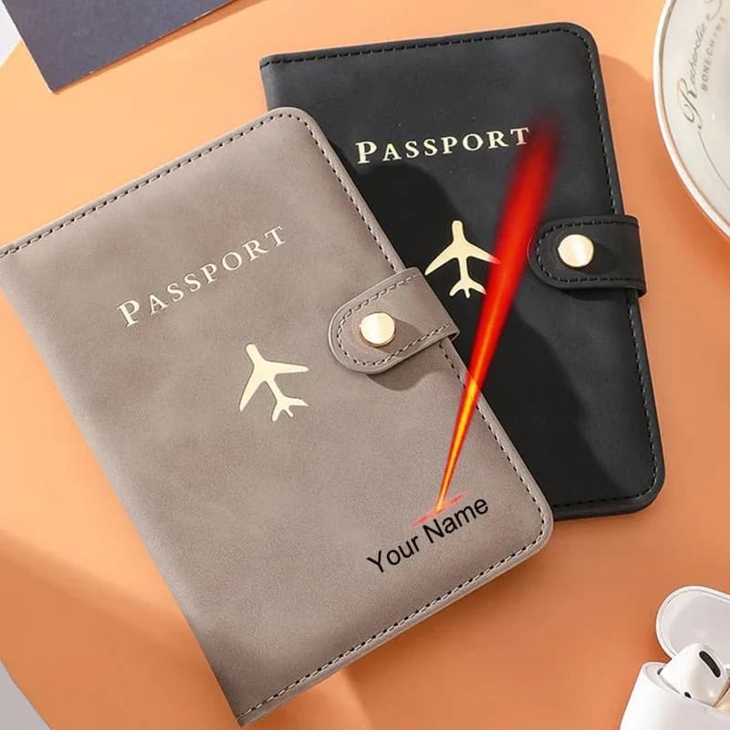 Porta Passaporto Personalizzato con Nome su Copertina, Custodia per Passaporto con Testo Personalizzato, Portadocumenti da Viaggio per Uomo e Donna