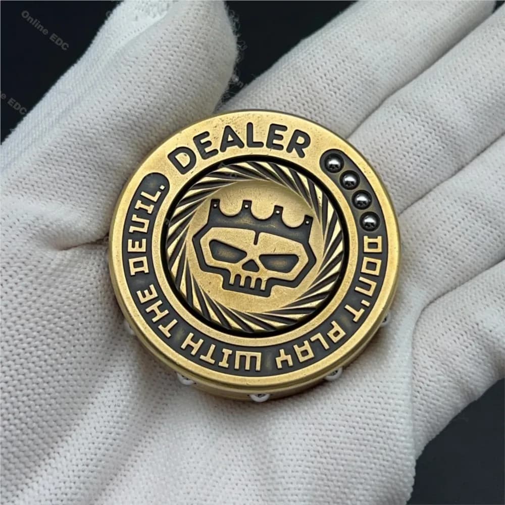 Giocattoli EDC usati LAUTIE EDC GRANDE Rivenditore Moneta 2099 Serie Poker Fidget Spinner Punta delle dita Giroscopio Antistress Fidget Toys