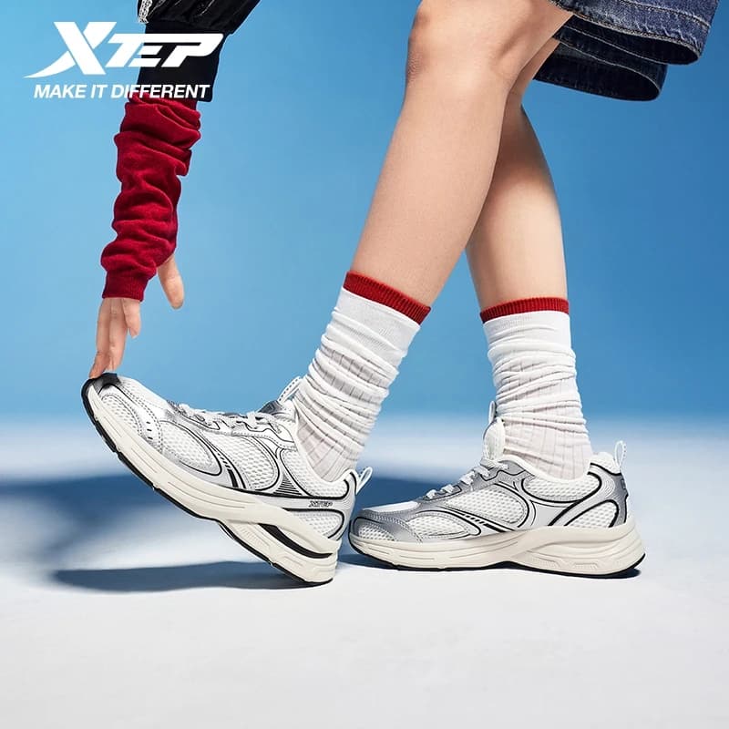 Xtep Y2K Sneakers da corsa per donna Inverno Retro Casual Scarpe sportive leggere e versatili che assorbono gli urti 874218320005