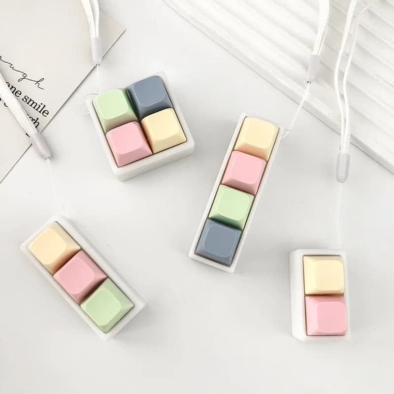 Click on toys Keychain Keyboard Pendant Decompression Keyboard PC Tip Presses Mechanical Keyboard Fidget Boredom Toys