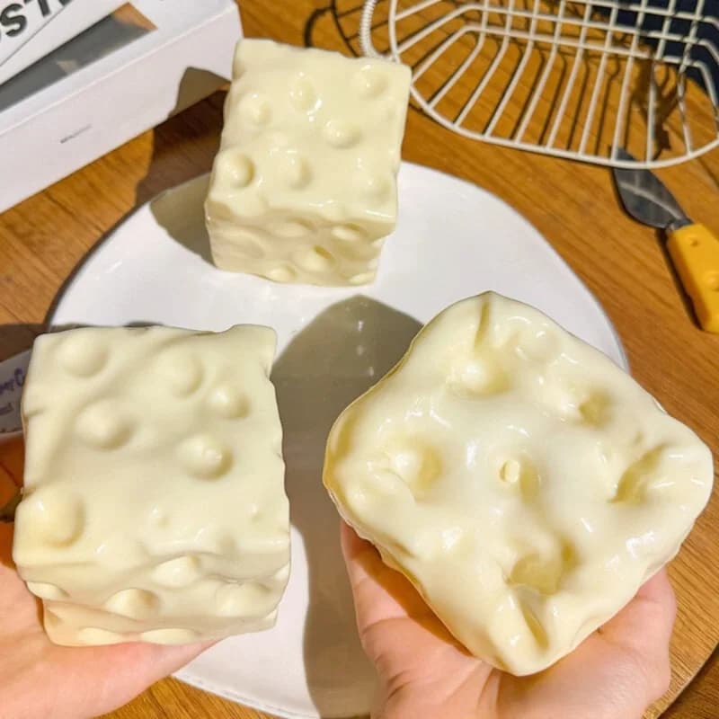 Taba Squishy Cheese Cube Pallina Antistress Modellabile, Giocattolo Sensoriale Non Rimbalzante per Bambini e Adulti, Regalo Rilassante