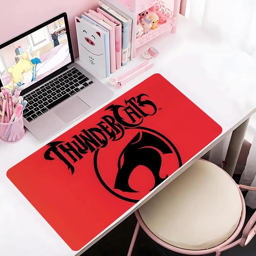 Tappetino per mouse con stampa di serie animatrici d'azione americane, grande, per gaming, con bordi rinforzati, spesso, per tastiera e scrivania