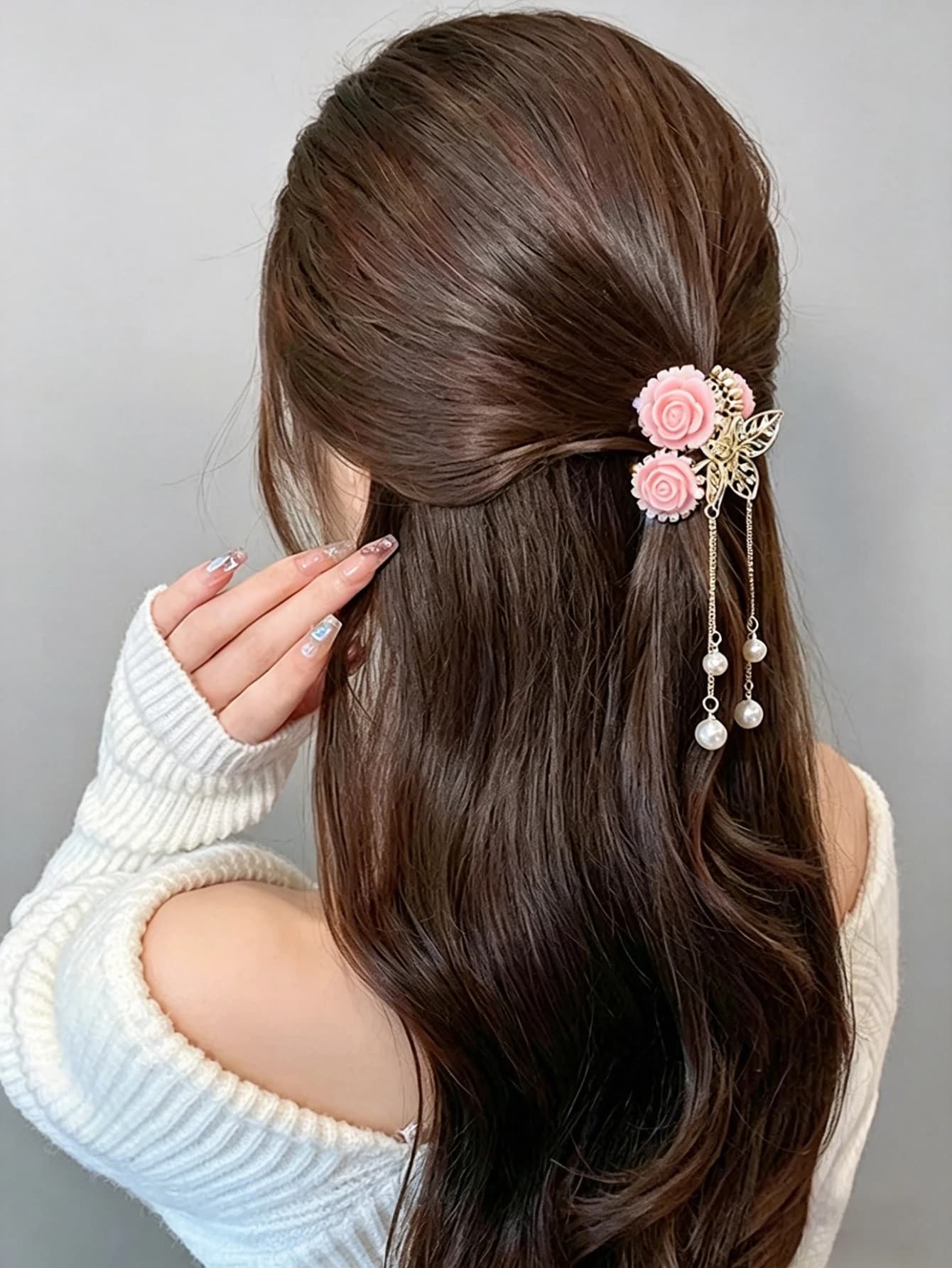 Fermaglio per capelli rosa in peluche con nappa, lussuoso fermaglio a farfalla a goccia d'acqua, accessorio decorativo per acconciature semi-cotte