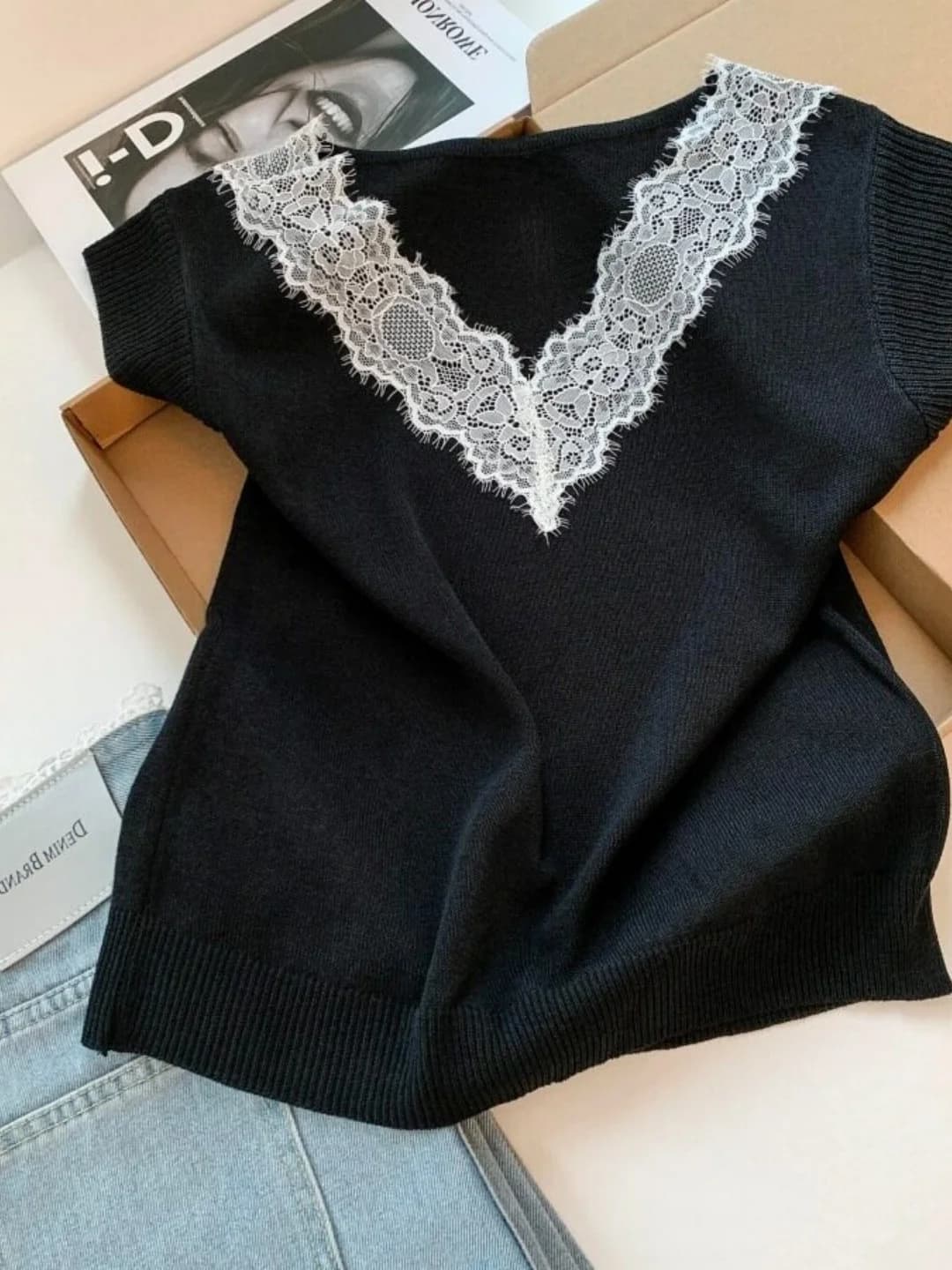 High-End Women's Lace Splice V-Neck Knitted Top Summer Thin Slimming Personality Soft Polyester Fiber Short Sleeve T-Shirt