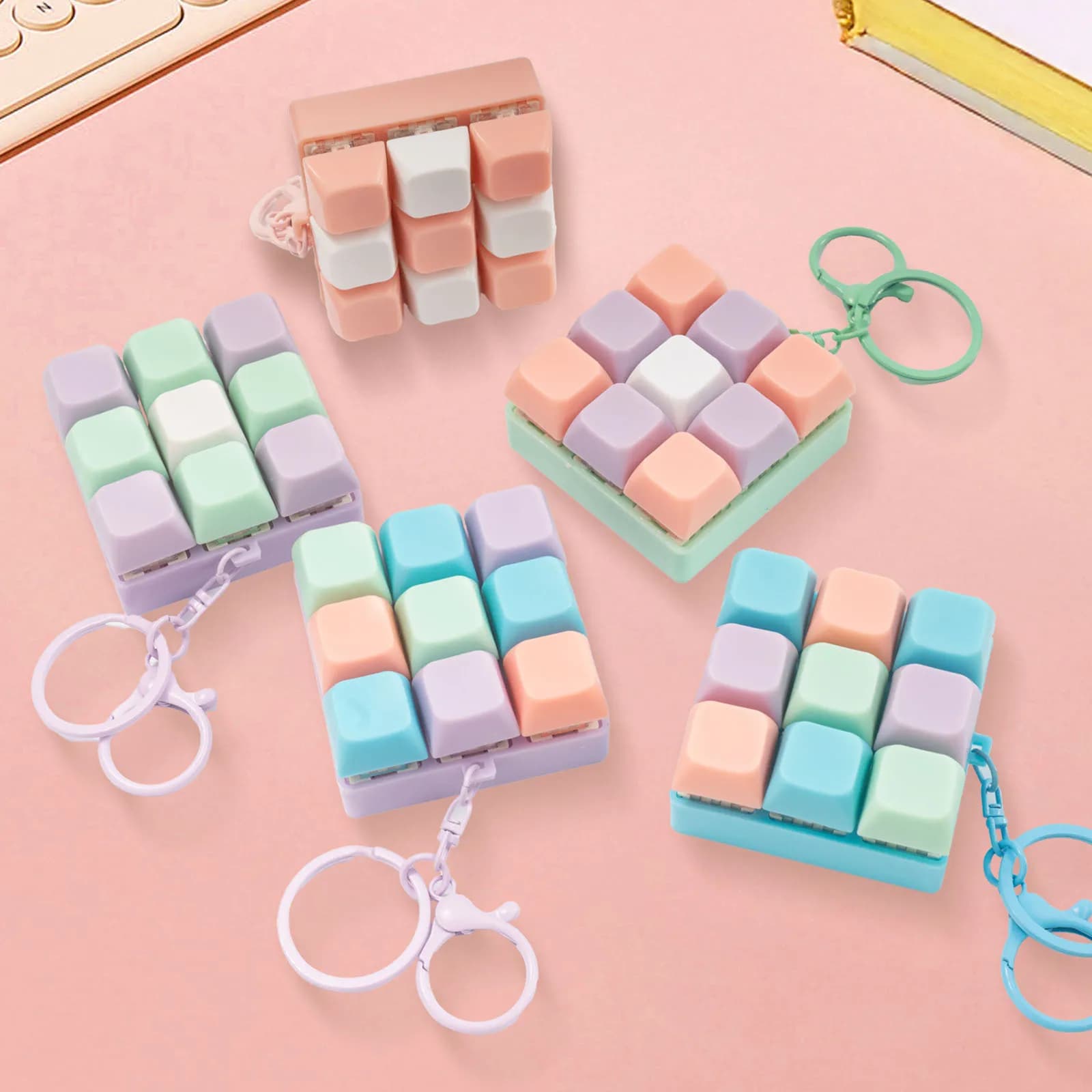 Fidget Toy Nine-key Keyboard Keychain Button Fidget Gifts for Adults to Relieve Stress Can Be Assembled Freely Random Colors