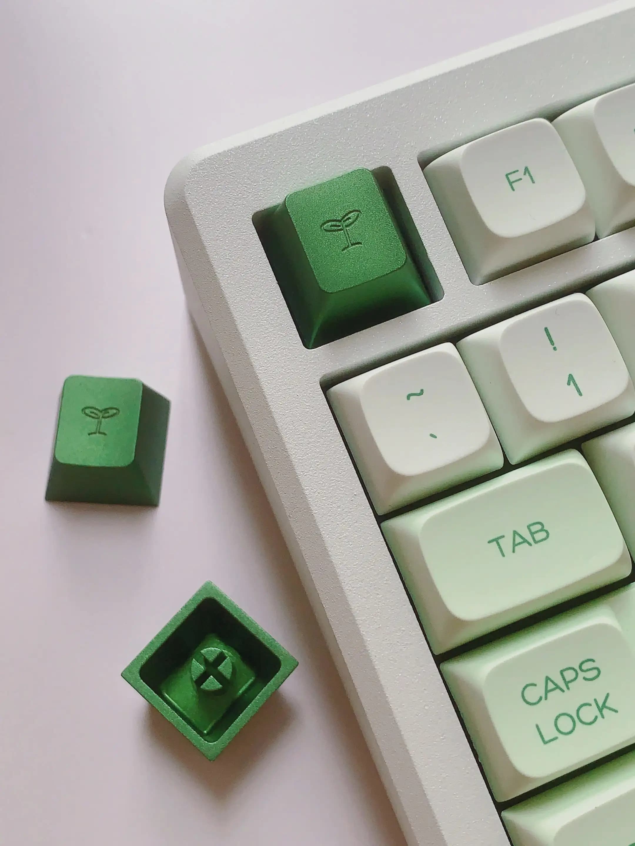 Cherry Profile R4 Copritasti in metallo Personalizza tastiera meccanica Copritasto da gioco Nessun tappo chiave in alluminio verde con asse trasversale retroilluminato