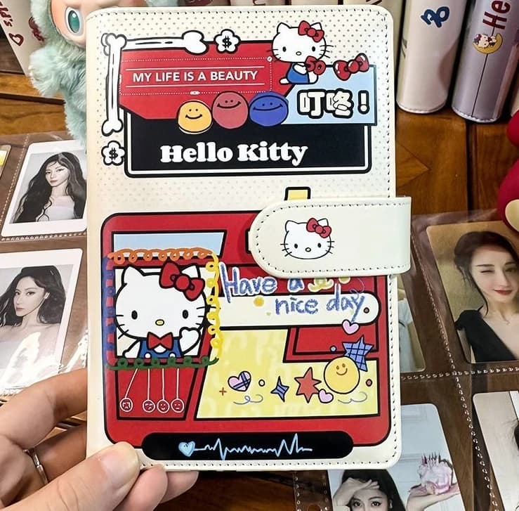 Quaderno Ricaricabile in Pelle A6 Serie Kawaii Sanrio Smiling Train, Design Anime Carino HelloKitty per Appunti, Regalo per le Feste 2026