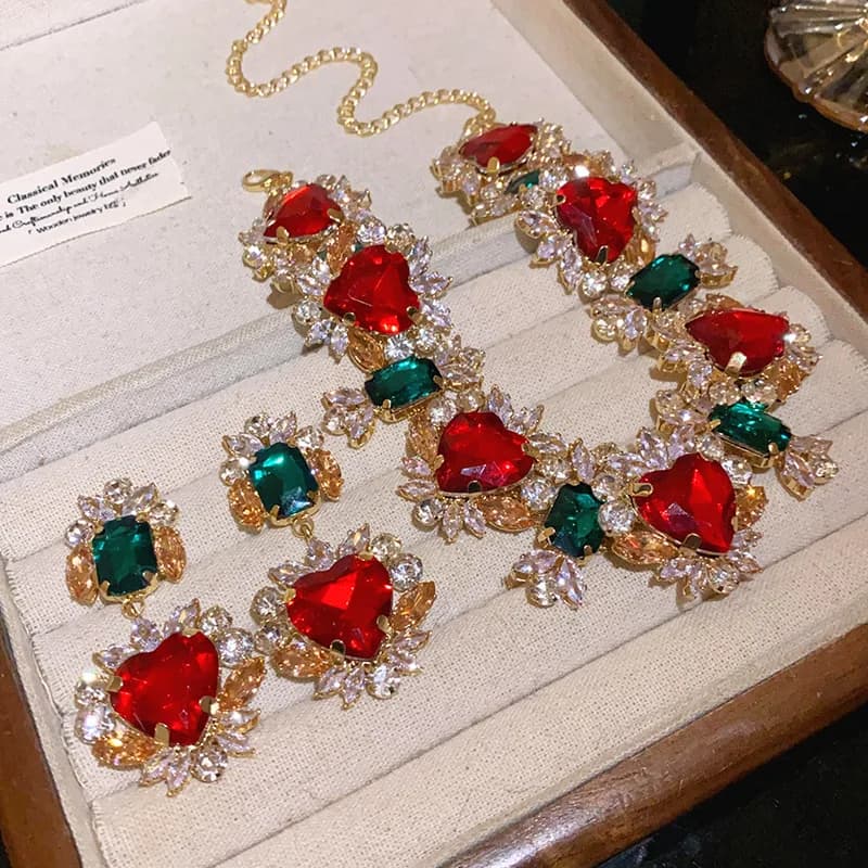Set di gioielli natalizi scintillanti da 3 pezzi per donna, collana e orecchini in cristallo rosso verde, elegante regalo di Natale per feste e abbigliamento quotidiano