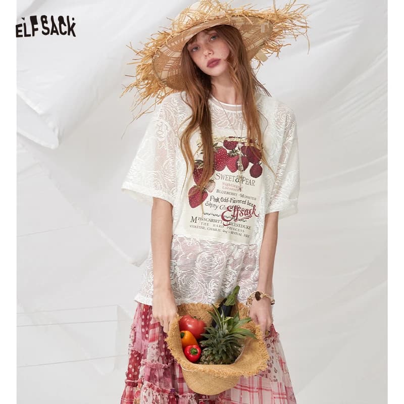 ELFSACK T-shirt in rete con stampa di fragole, maglietta oversize in pizzo bianco Kawaii, top casual per l'estate