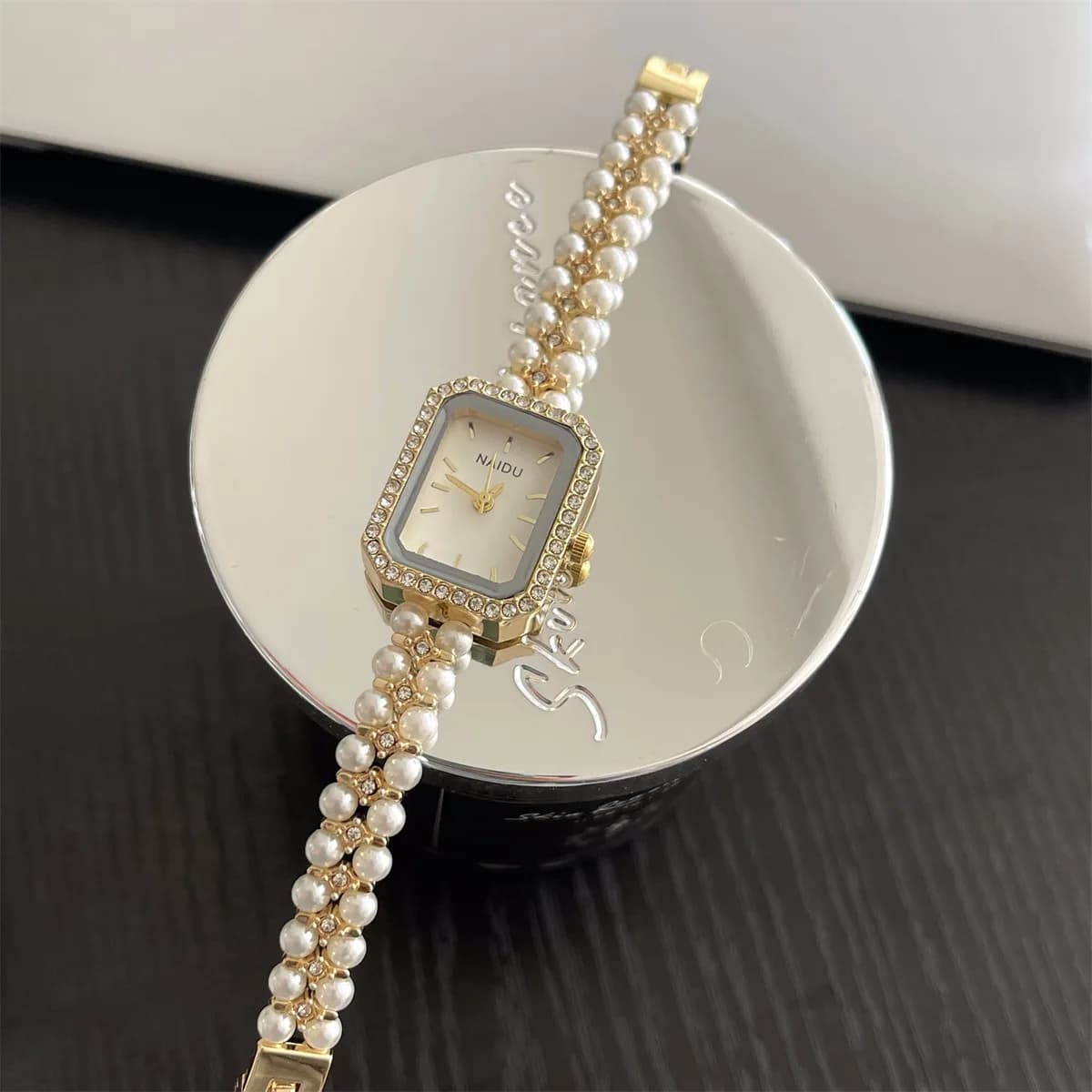 Orologio da Polso di Lusso da Donna con Bracciale, Quadrante Piccolo Quadrato, Catena Vintage con Perle, Movimento al Quarzo, Ideale per Feste, Uso Quotidiano e Regalo