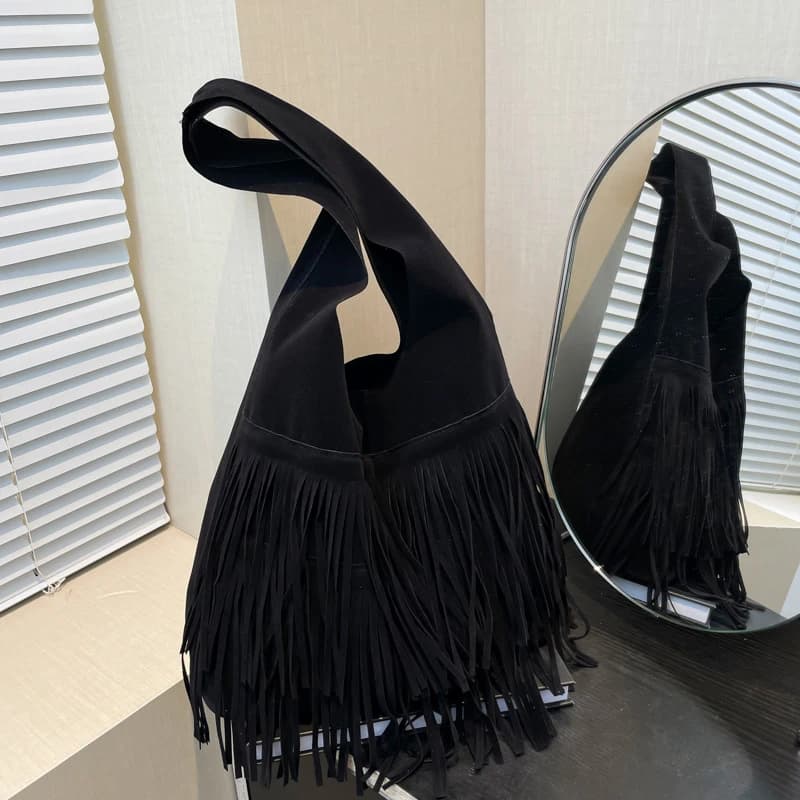 Women's shoulder bag with striped tassel Bag under armpit with fringes in fake suede Large Capacity Travel bag Female shopping bag