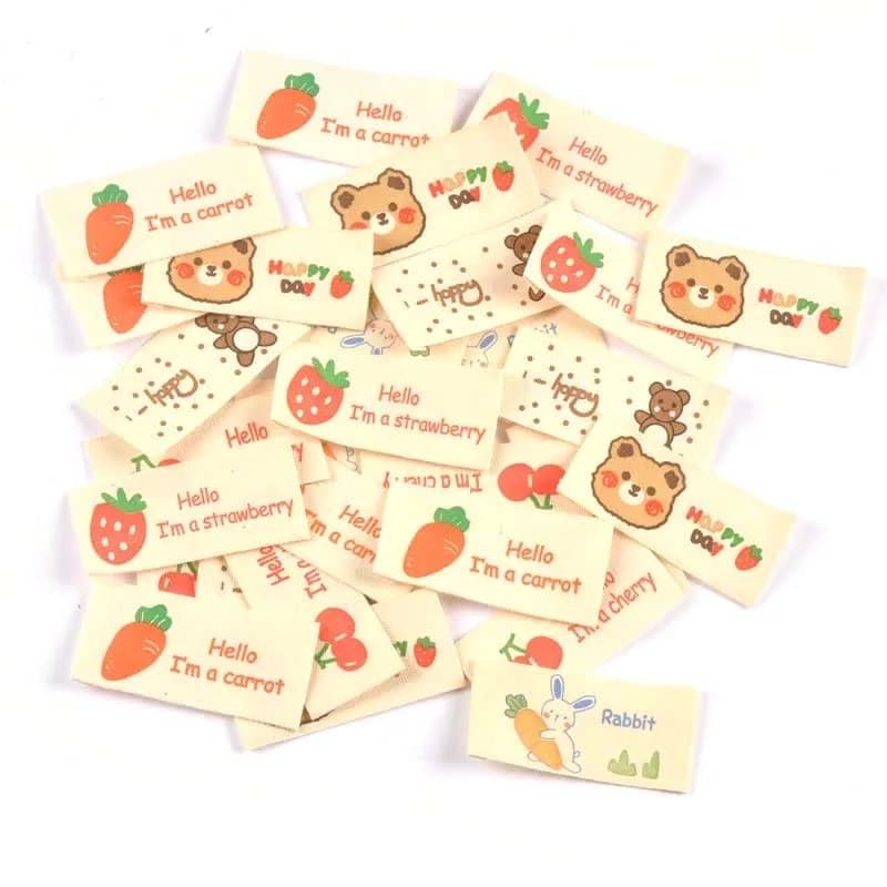 50Pcs Cartoon Bear/Rabbit/carota/Cherry etichette in cotone per cucire accessori per vestiti forniture per abbigliamento artigianato fai da te Beige Tag C3512