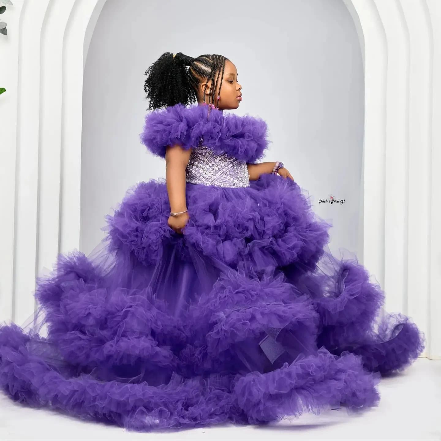 Abiti da festa di compleanno per ragazza con volant viola Abiti da ragazza di fiori personalizzati con perline e spalle scoperte Abito da spettacolo per bambini da principessa per bambini
