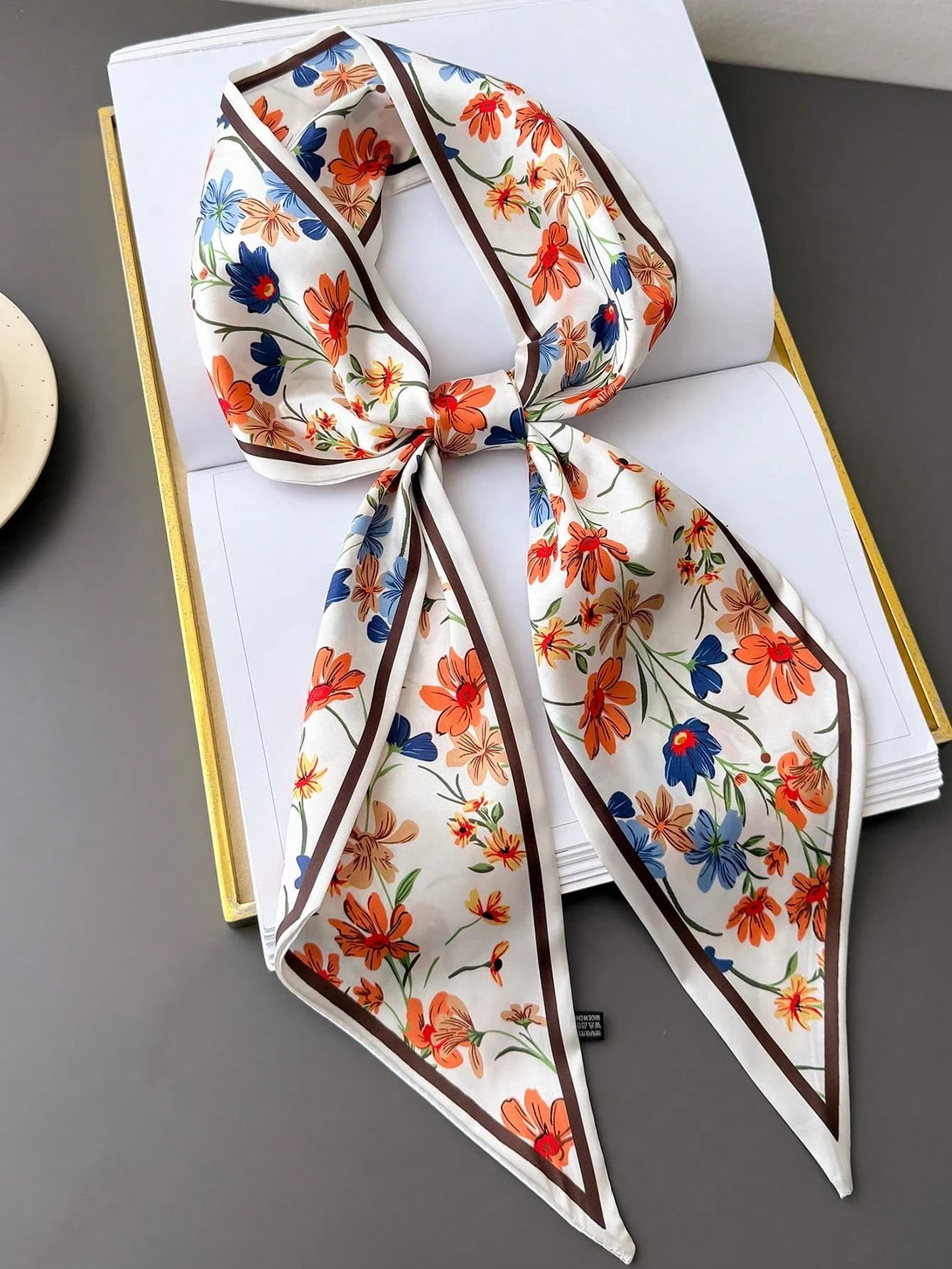 Sciarpa di seta con stampa floreale per donna, sciarpa lunga alla moda con bordo marrone