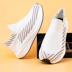 Mesh fabric flying woven sports shoes, socks shoes, men's and women's breathable running shoes, popcorn couple shoes