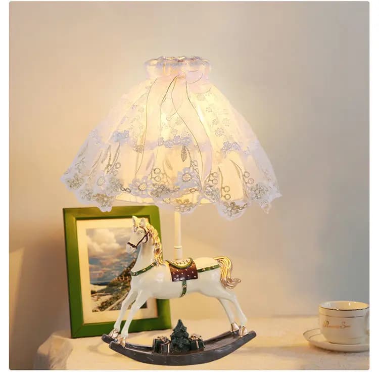 Lampada da scrivania creativa in stile europeo calda e romantica lampada da comodino per camera da letto con telecomando a LED da campagna in stile coreano