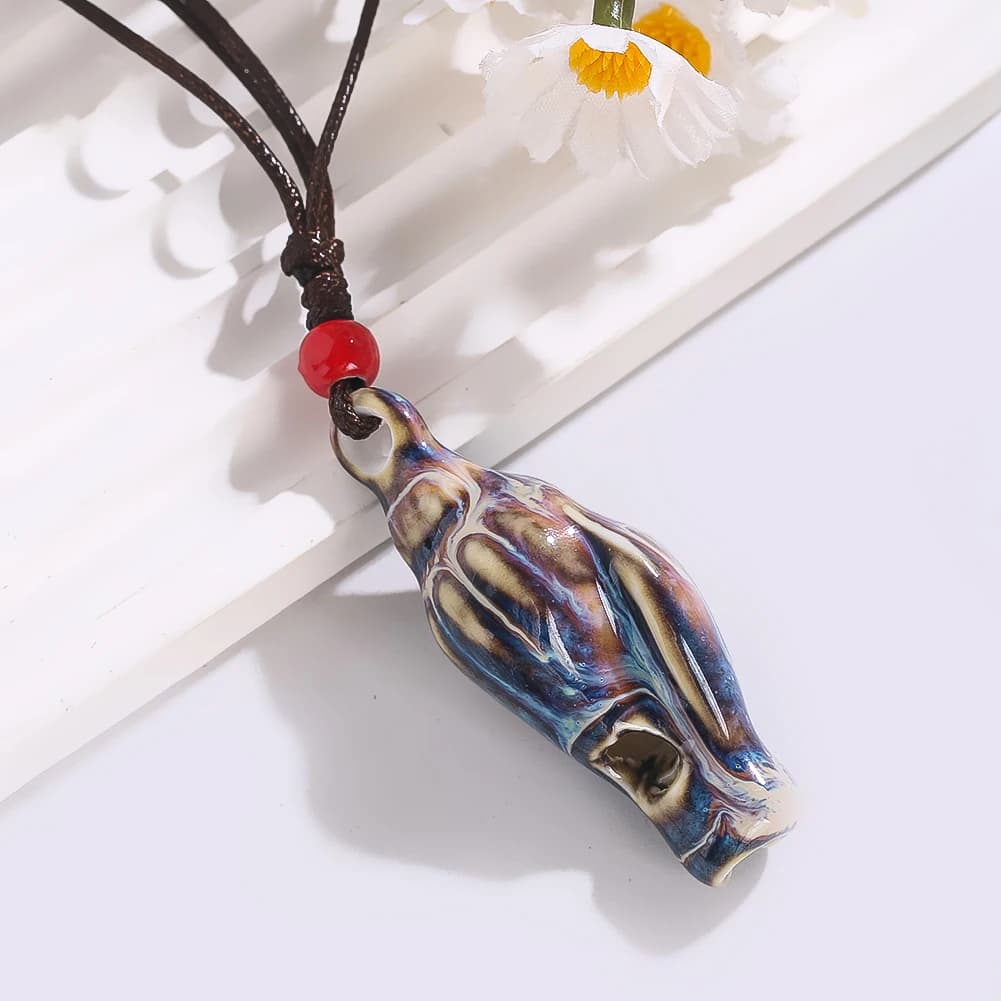 Collana con ciondolo a forma di conchiglia in ceramica, materiale da forno, fischio soffiabile, corda, catena, ciondoli, accessori per la sopravvivenza nella natura selvaggia