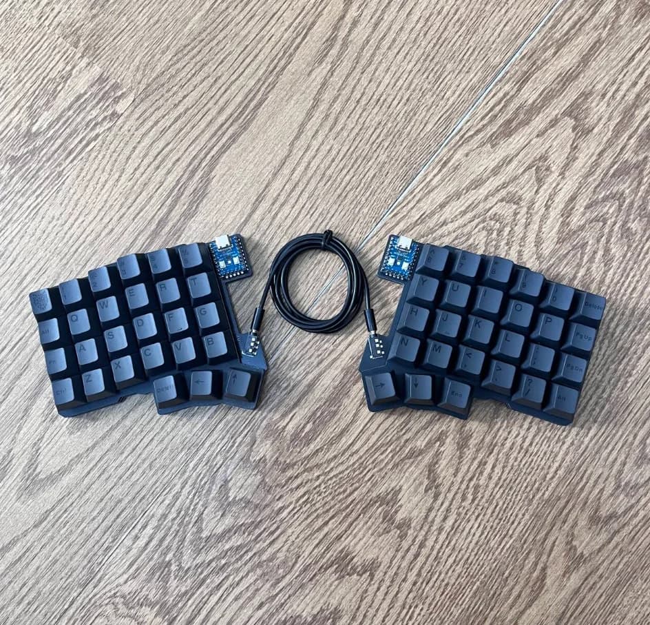 Silakka54 Tastiera meccanica divisa cablata Tastiera divisa da gioco ergonomica hot swap monomodale personalizzata Supporto QMK / VIAL