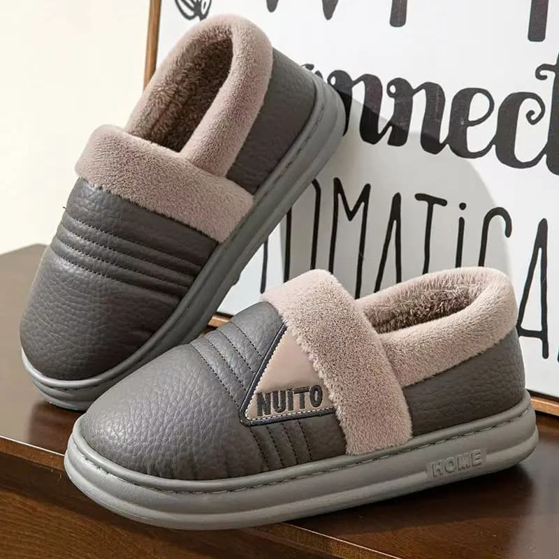 Scarpe invernali da uomo nuove in pelle di grandi dimensioni basse in cotone suola spessa antiscivolo peluche impermeabile tenere al caldo slip on scarpe in cotone per la casa