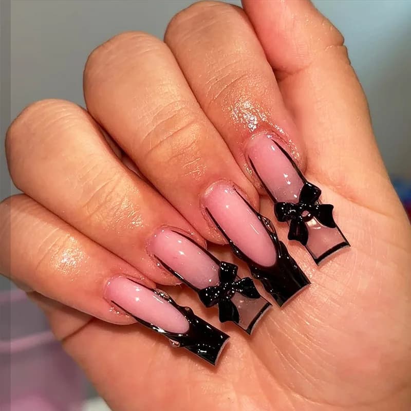 24 pezzi di unghie finte francesi a bara lunga con fiocco di colla, stick di diamanti su stampa su unghie acriliche, punta per manicure per nail art con ballerina nera