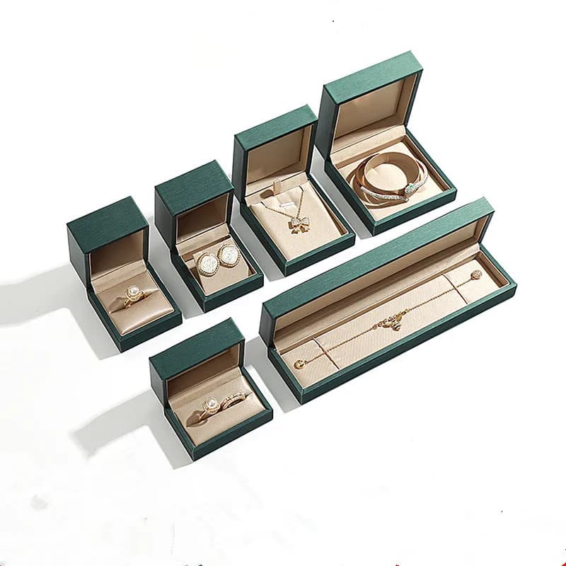 Multi Style 1 pz scatola di gioielli moda oro / verde scatola di anelli in pelle PU di alta qualità orecchini scatola braccialetto scatola di imballaggio di gioielli