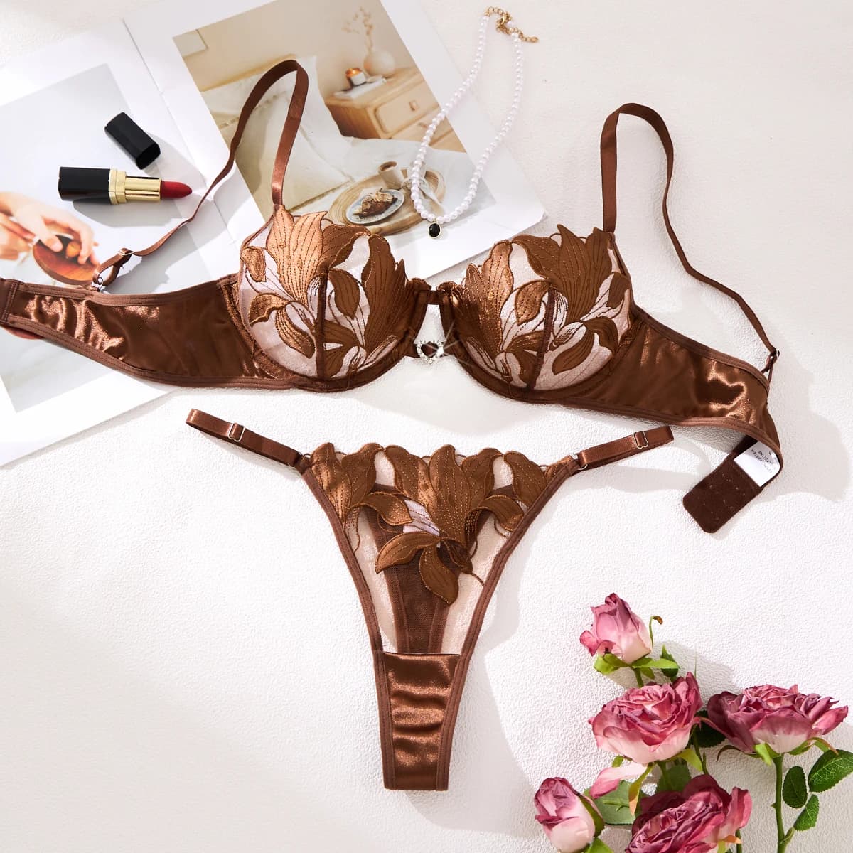 Set pyjamas with embroidered coffee color printing - A set with a floral design suitable for women, a sexy bra ZA824031